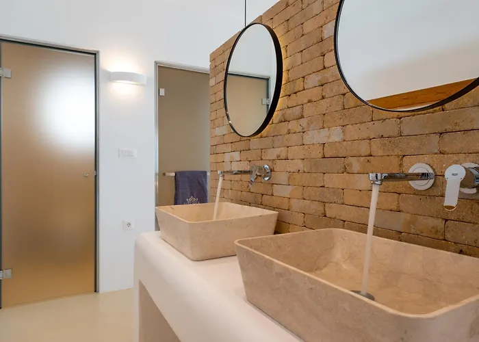 Utopia By Anna Platanou